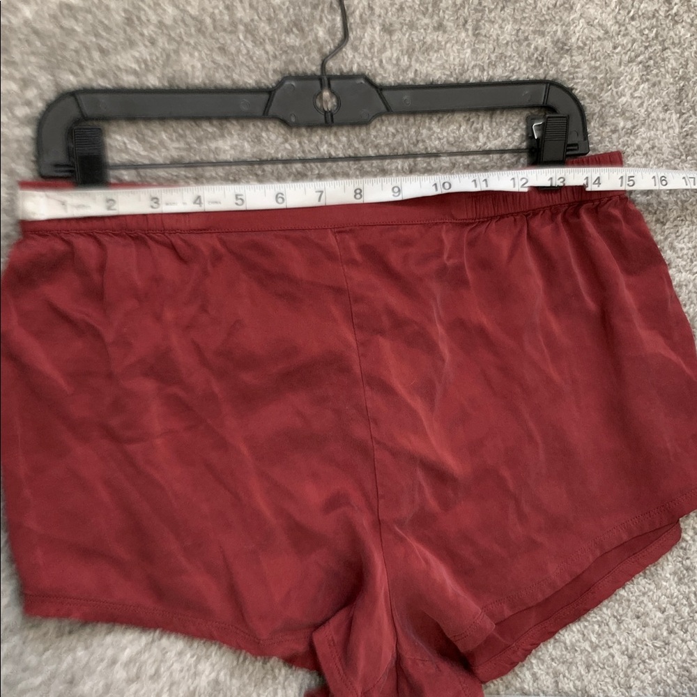 Quince Red Silk Shorts Size Large - Picture 8 of 9